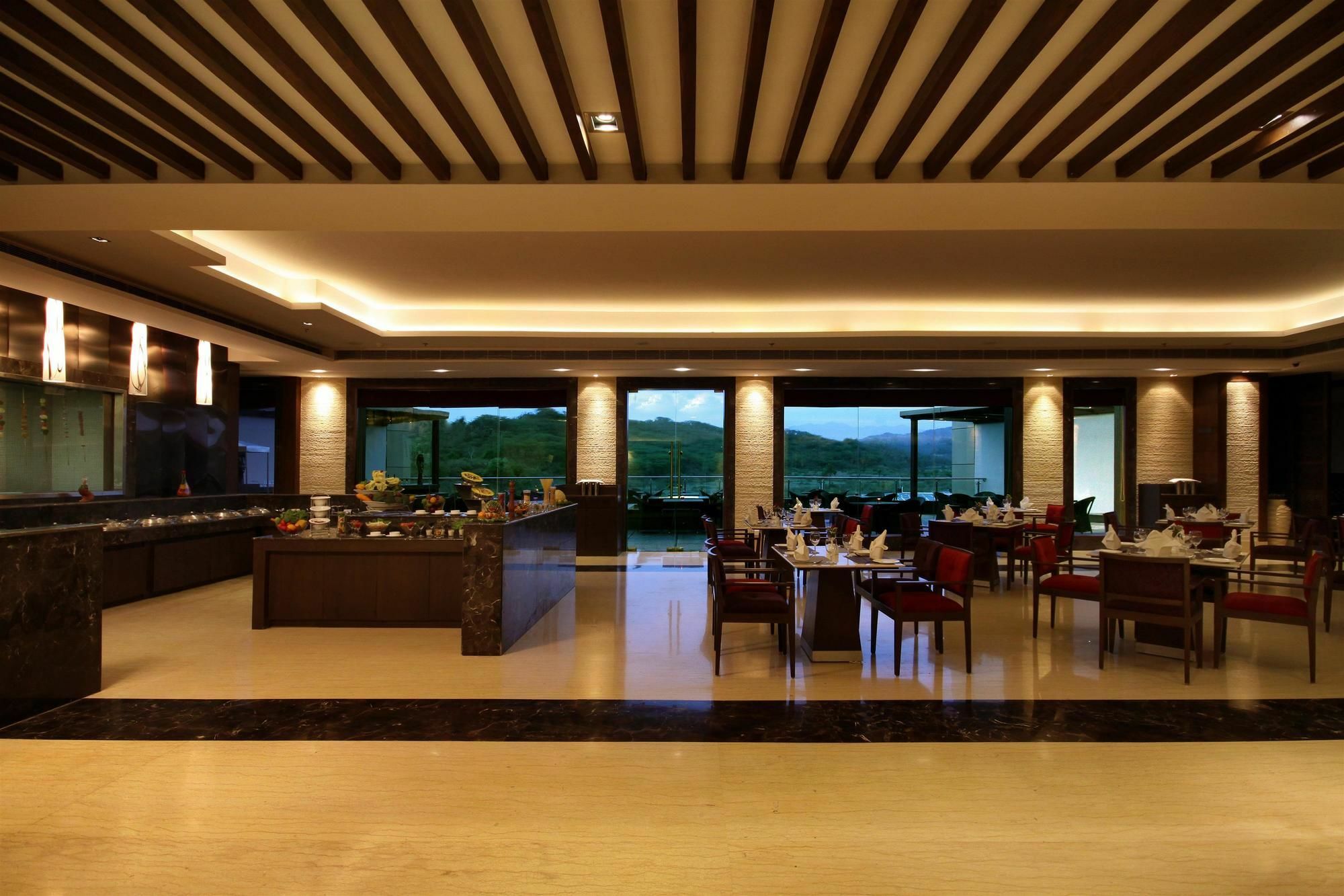 Golden Tulip Chandigarh, Panchkula Eksteriør billede